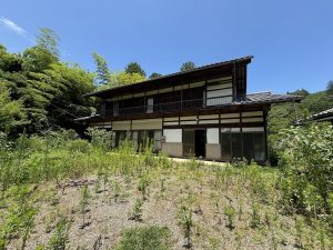 売土地古家付(山梨県北斗市白州町横手) 売土地古家付(山梨県北斗市白州町横手)