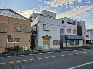 売店舗併用住宅（伊豆の国市南條）